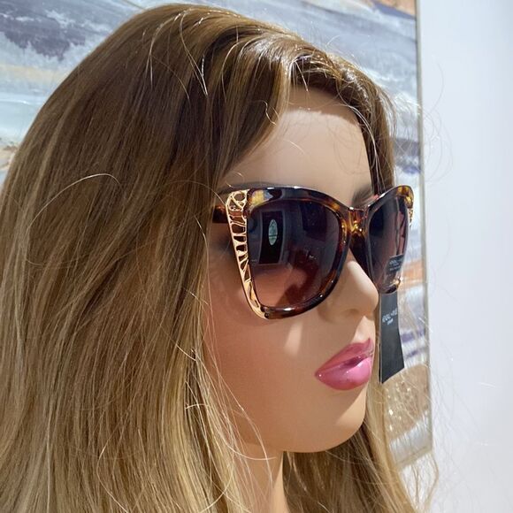 𝅺KENDALL & Kylie Butterfly Sunglasses - Picture 10 of 10